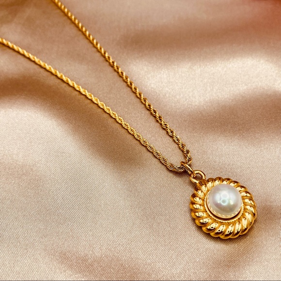 18K Gold Croissant Freshwater Pearl Pendant Twisted Rope Necklace Chain - Picture 9 of 9